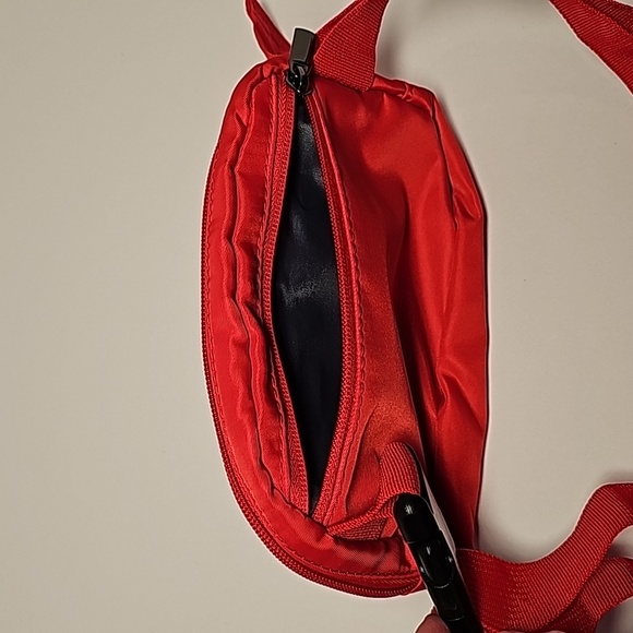 AeroLoft Pure Barre Anywhere Belt Bag Red Adjustable Waist Shoulder Zipper Pouch - Picture 4 of 8